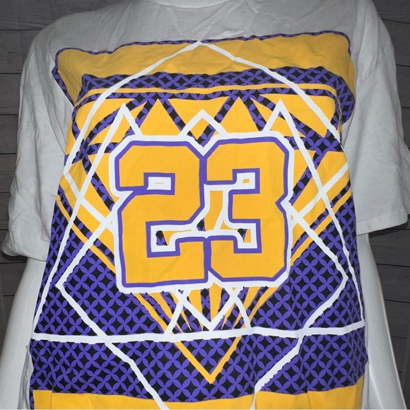 lebron james shirt - Picture 2 of 3